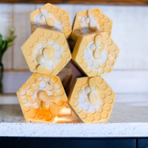 Handmade Soap - Oatmeal Honey & Milk Soap Bar - Picture 4 of 13